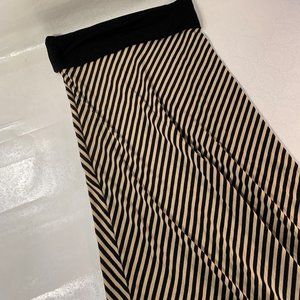 New Women's Maxi skirt sz L